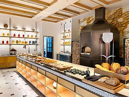 Four Seasons Hotel Bangkok at Chao Phraya River