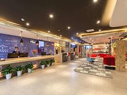Ibis Wuhan Hubu Alley Hotel