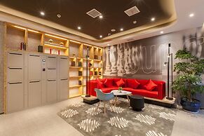 Ibis Wuhan Hubu Alley Hotel