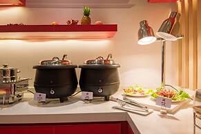 Ibis Xian Xingqing Palace Park Hotel