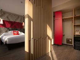 Ibis Guanyun Kowloon Port Water Street Hotel