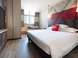 Ibis Guanyun Kowloon Port Water Street Hotel