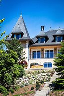 Hôtel L’Incomparable by Les Etincelles