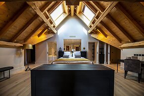 Hôtel L’Incomparable by Les Etincelles