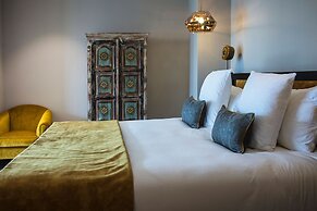 Hôtel L’Incomparable by Les Etincelles