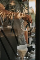 Murals Hostel & Cafe Mactan