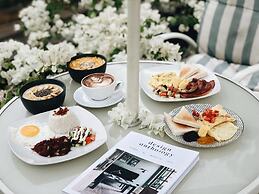 Murals Hostel & Cafe Mactan