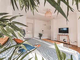 Murals Hostel & Cafe Mactan