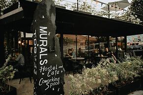 Murals Hostel & Cafe Mactan