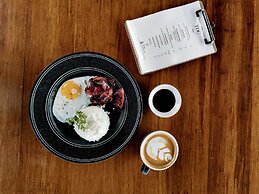 Murals Hostel & Cafe Mactan