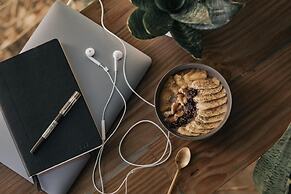 Murals Hostel & Cafe Mactan