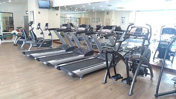 Peaceful Service Suite At Times Square