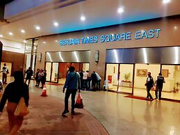 Peaceful Service Suite At Times Square