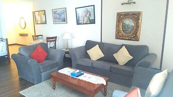 Peaceful Service Suite At Times Square