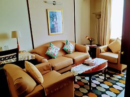 Peaceful Service Suite At Times Square