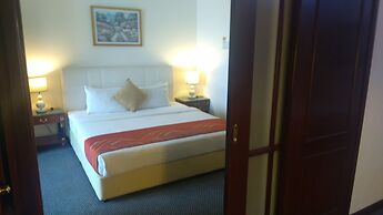 Peaceful Service Suite At Times Square