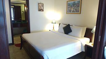 Peaceful Service Suite At Times Square