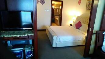 Peaceful Service Suite At Times Square