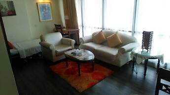 Peaceful Service Suite At Times Square