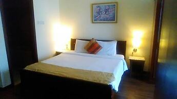 Peaceful Service Suite At Times Square