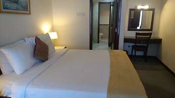 Peaceful Service Suite At Times Square