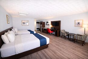 Travelodge by Wyndham Cochrane Ontario