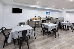 Travelodge by Wyndham Cochrane