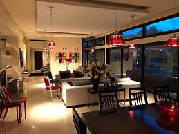 Belle Villa Front Golf