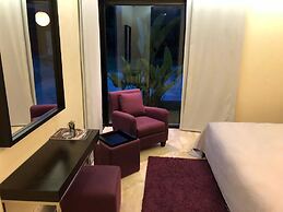 Belle Villa Front Golf