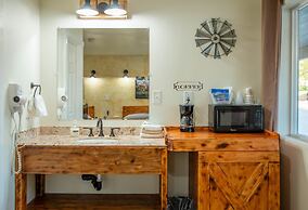 Hurricane Hideaway Lodging