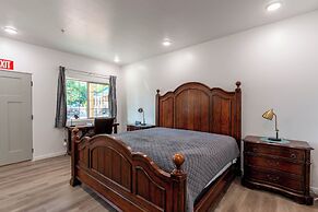 Hurricane Hideaway Lodging