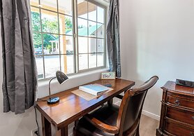 Hurricane Hideaway Lodging