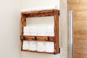 Hurricane Hideaway Lodging