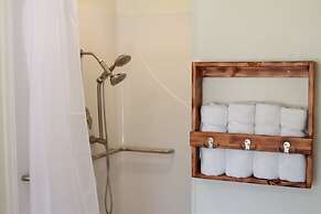 Hurricane Hideaway Lodging