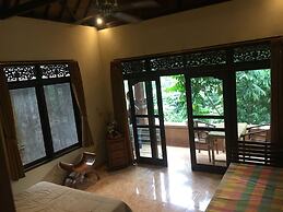 Bali Asli Lodge by EPS