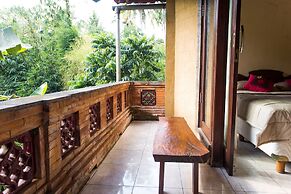 Bali Asli Lodge by EPS