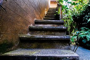 Bali Asli Lodge by EPS