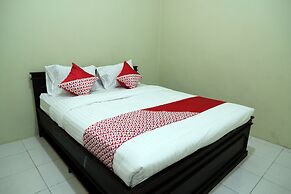 OYO 752 Abz Guest House Syariah
