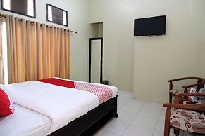 OYO 752 Abz Guest House Syariah