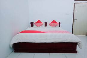 OYO 752 Abz Guest House Syariah