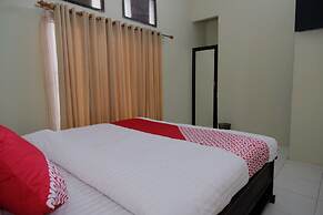 OYO 752 Abz Guest House Syariah