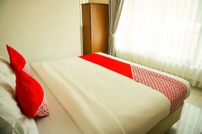 OYO 733 Mina Homestay