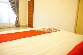 OYO 733 Mina Homestay