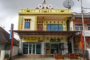 OYO 733 Mina Homestay