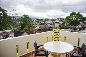 OYO 733 Mina Homestay