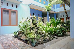 OYO 778 Guest House Amalia Malang