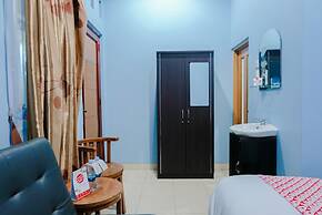 OYO 778 Guest House Amalia Malang