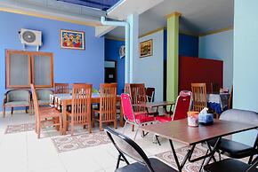 OYO 778 Guest House Amalia Malang