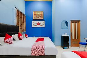 OYO 778 Guest House Amalia Malang