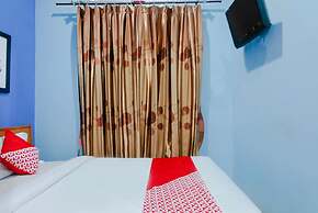 OYO 778 Guest House Amalia Malang